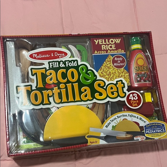 Melissa & Doug Taco & Tortilla Set - Picture 2 of 4